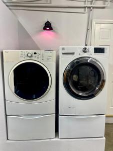 Gallery image of Rose Garden Home, Entire 4bdr 2bth House with Offices, Thousand Oaks in Thousand Oaks +19 photos