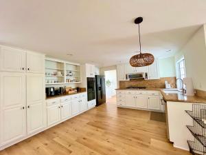 Gallery image of Rose Garden Home, Entire 4bdr 2bth House with Offices, Thousand Oaks in Thousand Oaks