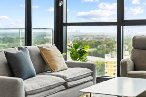Χώρος καθιστικού στο City&Bridge View 2 Bed+Study in Homebush +5 φωτογραφίες