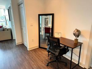 Galeri foto Ruby Getaway-Highrise, Balcony, Year-round Pool, City View! di Atlanta