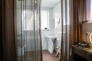 Koupelna v ubytování 57Hotel + 37 fotografií