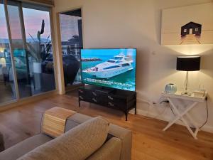 Et tv og/eller underholdning på The Ultimate View!