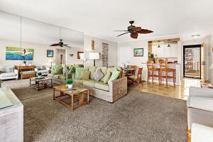 Et opholdsområde på Oceanfront 1 bedroom- vi809- Sullivan