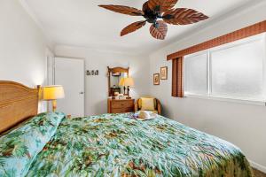 En eller flere senge i et værelse på Oceanfront 1 bedroom- vi809- Sullivan