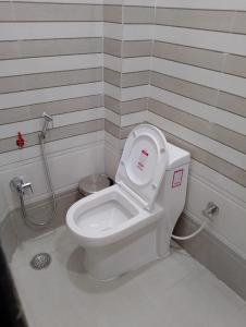 Et badeværelse på Hotel Aastha Inn