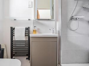 Koupelna v ubytování Elm - Woodland Cottages + 19 fotografií