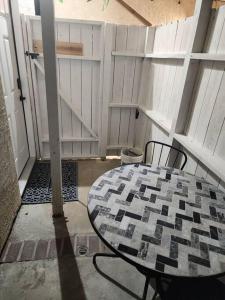 Postel nebo postele na pokoji v ubytování Cozy Tiny Private GuestSuite
