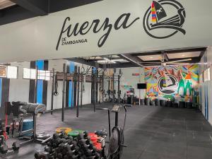 Fitness centrum a/nebo fitness zařízení v ubytování LM METRO HOTEL