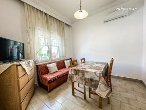 Μια τηλεόραση ή/και κέντρο ψυχαγωγίας στο Areti's Family House