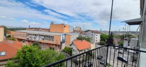 A balcony or terrace at Apartman Dostojevski