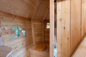 Koupelna v ubytování Treehouse U lesa