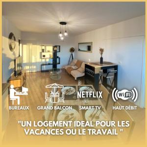 een woonkamer met een bank en een tafel bij Appartement Spacieux - 10' Gare in Angers