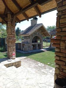 Zgradba, v kateri se nahaja počitniška hiška