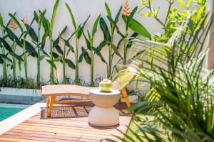 O grădină în afara Balibay 1 - New Private Villa in Canggu - Best place for walk