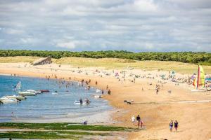 Naturlandskabet i nærheden af villaen + 3 billeder