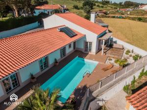 Πισίνα στο ή κοντά στο Sunrise Villa - Retreat with pool by Ericeira