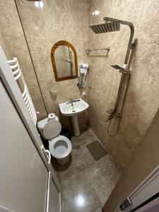A bathroom at Guest house chavchavadze N23
