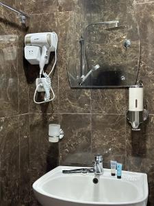 A bathroom at Guest house chavchavadze N23