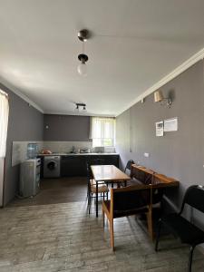 A kitchen or kitchenette at Guest house chavchavadze N23
