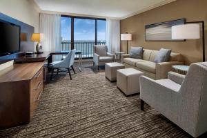 TV a/nebo společenská místnost v ubytování Hyatt Regency Tulsa Downtown