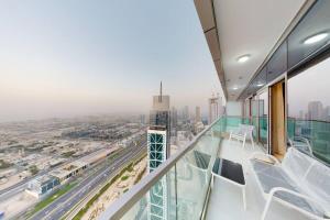 Gallery image of Paramount Midtown Highest Floor 3BR Sea Views in Dubai