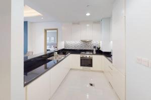 Gallery image of Paramount Midtown Highest Floor 3BR Sea Views in Dubai