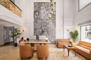 Posezení v ubytování Ramada by Wyndham Goa Vagator