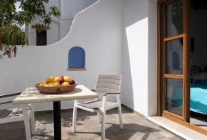 Bazén v ubytování Panteli Beach Hotel nebo v jeho okolí
