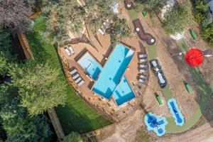 an overhead view of a pool in a park at Nantes Camping Le Petit Port in Nantes