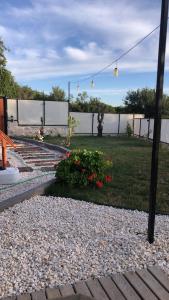 Κήπος έξω από το Daylight bungalow