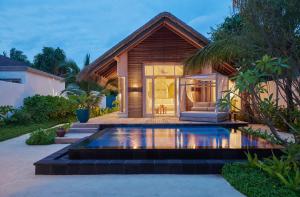 Bazén v ubytování Sirru Fen Fushi Private Lagoon Resort Maldives nebo v jeho okolí + 37 fotografií