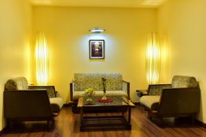 Ruang duduk di Hotel Polo Towers Shillong