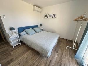 Posteľ alebo postele v izbe v ubytovaní Villa de Luxe Rénovée avec Piscine, 4 Chambres, à 5 Minutes de la Plage - FR-1-726-25