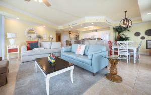 Χώρος καθιστικού στο Phoenix IX 801 condo +40 φωτογραφίες