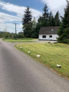 Billede fra billedgalleriet på Captivating 5-Bed Cottage with private hot tub i Spean Bridge