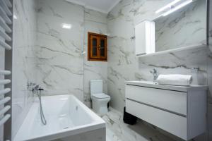 Ένα μπάνιο στο Villa Evridiki +43 φωτογραφίες