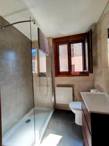 Ein Badezimmer in der Unterkunft Apartaments Sort Pirineus