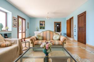 Гостиная зона в Villa Rosa sul mare