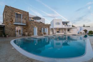 Bazén v ubytovaní Blu Suites and Studios alebo v jeho blízkosti