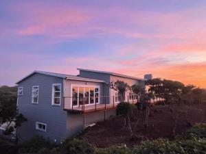 Východ nebo západ slunce při pohledu z apartmánu nebo okolí