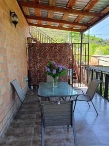 Μπαλκόνι ή βεράντα στο Avtos's Winery