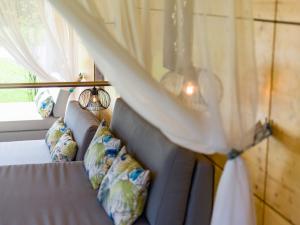 Posteľ alebo postele v izbe v ubytovaní Liebes Caroline 4-Sterne-Hotel