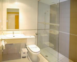 Een badkamer bij Hotel Restaurante Caracho