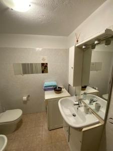 Ένα μπάνιο στο CASA VACANZE A LA SALLE