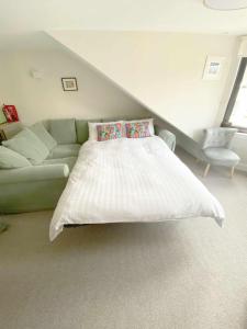 Postel nebo postele na pokoji v ubytování Flat in Gourock - The Wedge + 10 fotografií