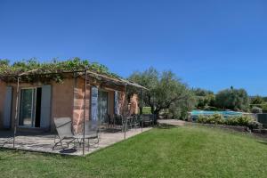 Κήπος έξω από το Villa jeanne avec piscine Chauffée à Bedoin +1 φωτογραφίες