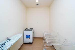 Fotografie z fotogalerie ubytování 1 BR Apt, Miracle Garden with RoofTop Pool, King Bed, Gym,100mbps v Dubaji