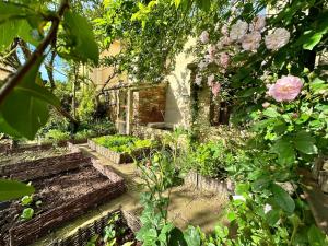 Imagen de la galería de Residenza dell'Orto - Residenze Tonnina Group, en Guardistallo