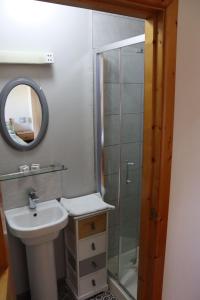 Koupelna v ubytování Beautiful 2-Bed Cottage in Kilmore Quay