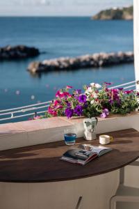 Afbeelding uit fotogalerij van Piscārĭa in Procida +117 foto's